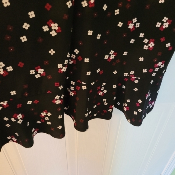 Tommy Hilfiger L/S V-Neck Dress Ditzy Flower Pattern Zip Ruffle Hem Size 12 - Picture 2 of 13